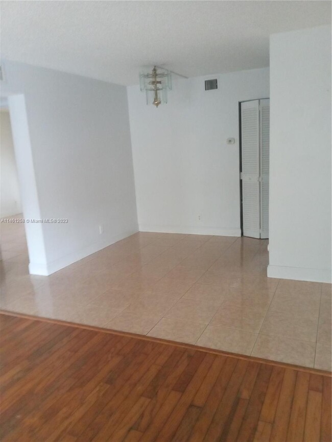 Building Photo - 306 Gardens Dr Rental
