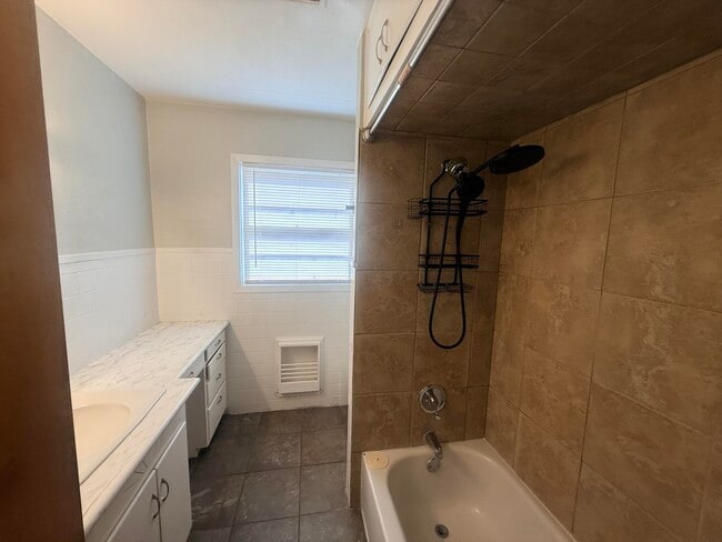 Photo - 2521 40th St