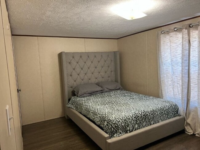 Photo - $1,000 - 2 Bedroom / 2 Bath Unfurnished Mo...