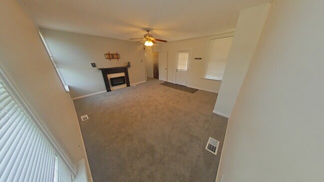 Photo - 219 S Main St Unidad 1