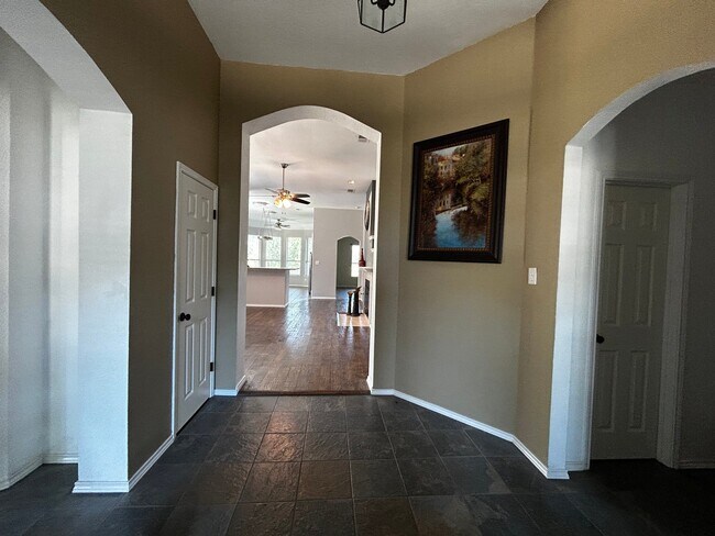 Photo - 304 Sparrow Hawk Dr