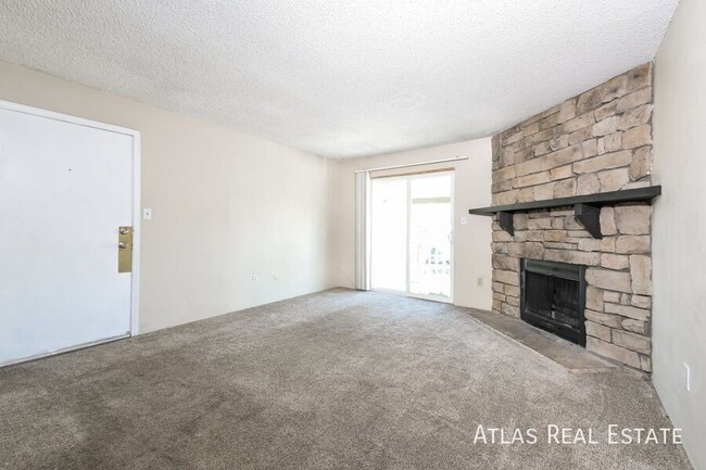 Photo - 4400 S Quebec St