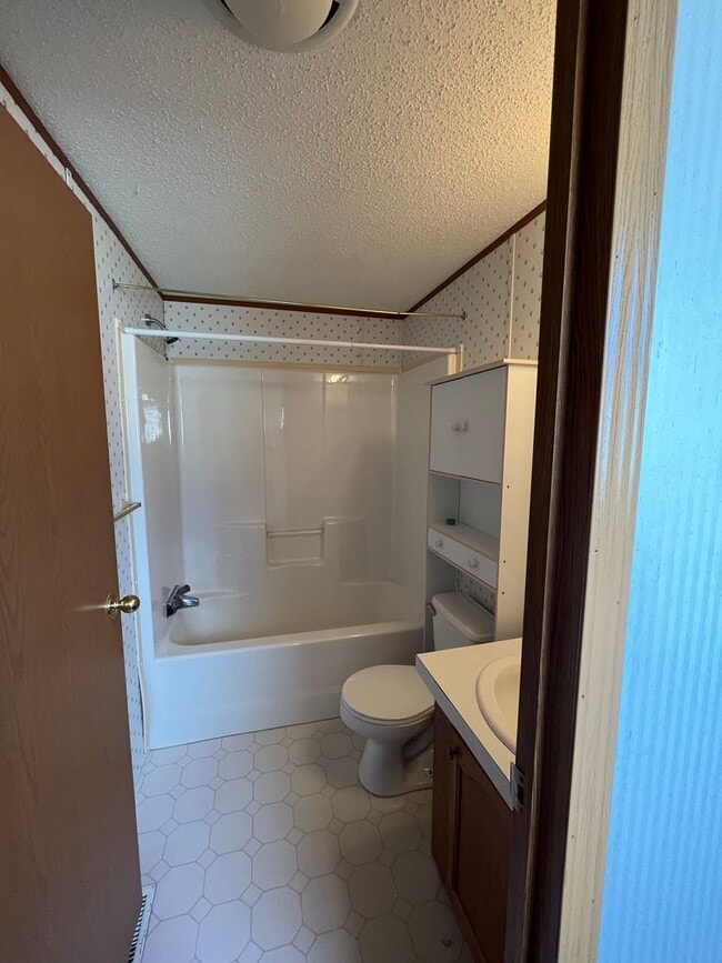 Photo - 3 Bedroom Mobile Home with Carport in Billings Heights