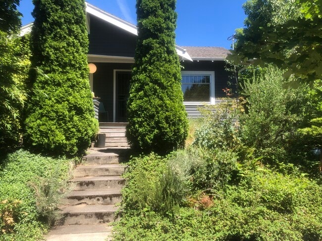 Photo - 1945 SE Harrison St