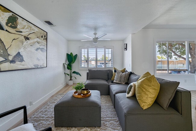 Photo - 424 Stanford Ave