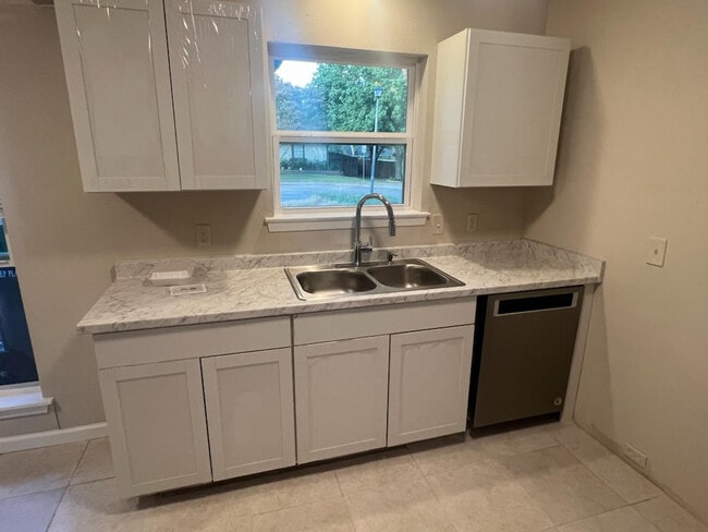 Photo - 6 Eastvale Pl