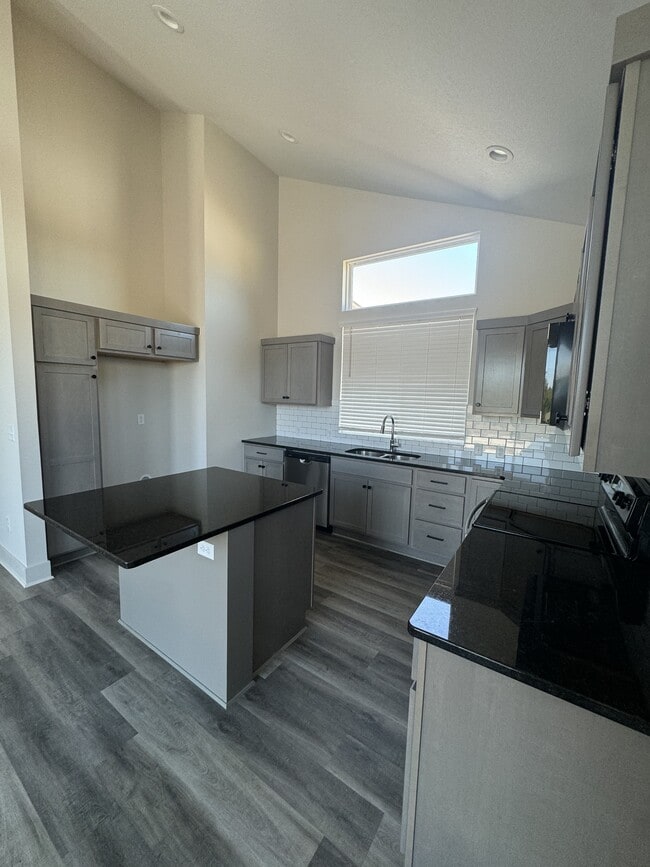 Photo - 800 Trails End Ct