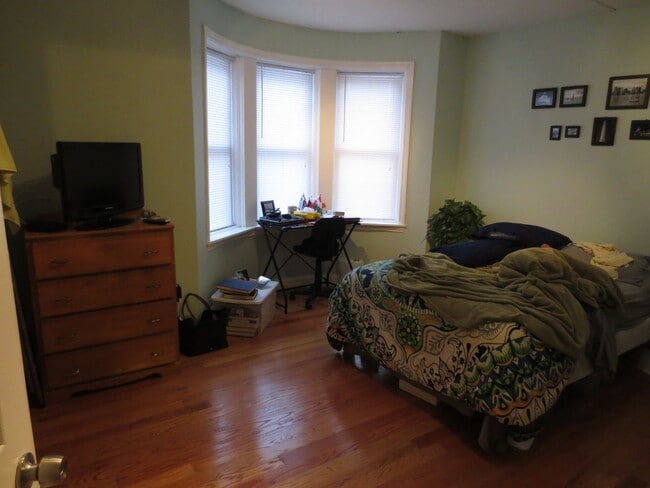 22 Hayden St
