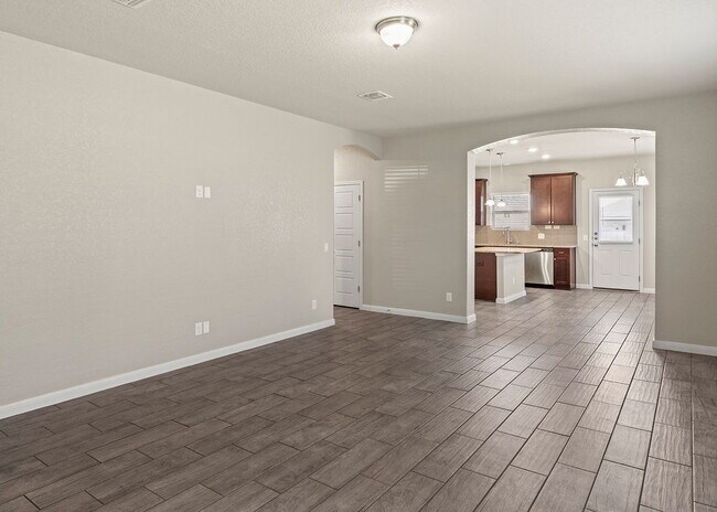 Photo - Beautiful 3 Bedroom Home with Open Layout ...