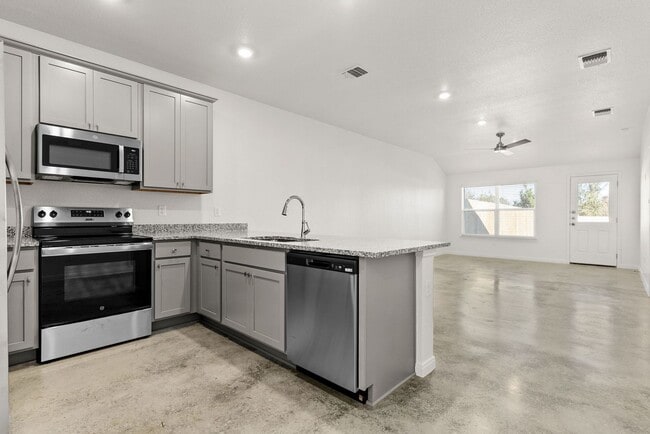 Photo - 808 Wax Myrtle Ct Unit A