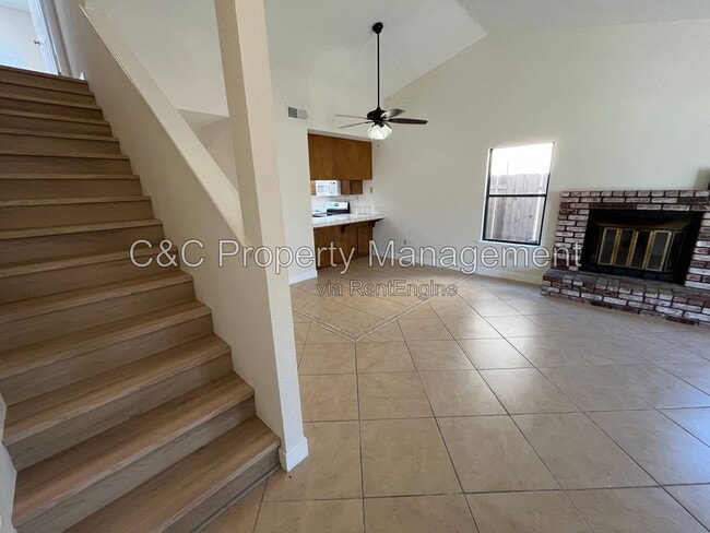 Photo - 1559 Elderwood Ave