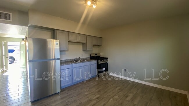 Photo - 5745 S Southland Blvd