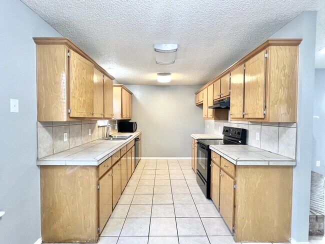 Photo - Adorable 3/2/2 in Frenship Memorial!