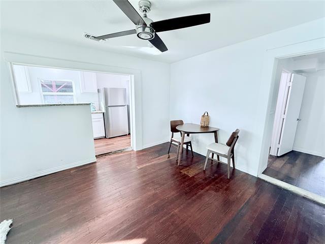 Photo - 727 W Day St