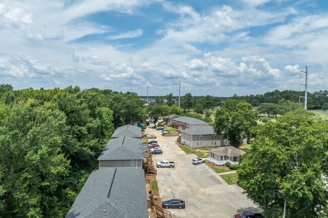 Photo - Magnolia Trace