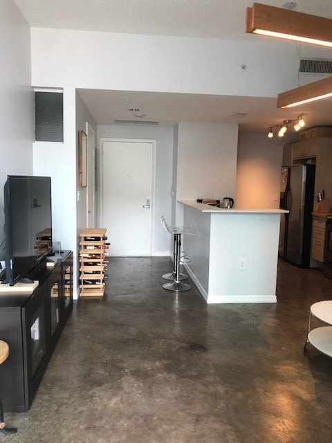 Photo - 350 NE 24th St Unidad 504