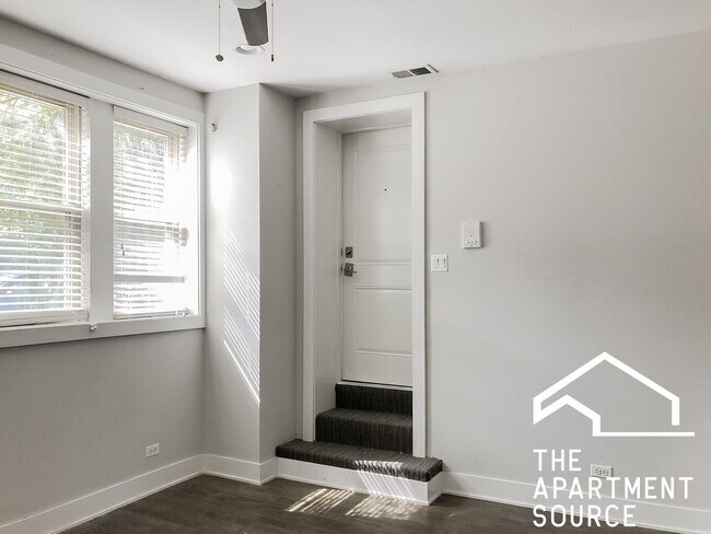 Photo - 3921 N Janssen Ave