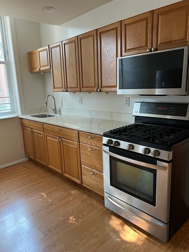 Photo - 2724 W Chicago Ave Unit 1R