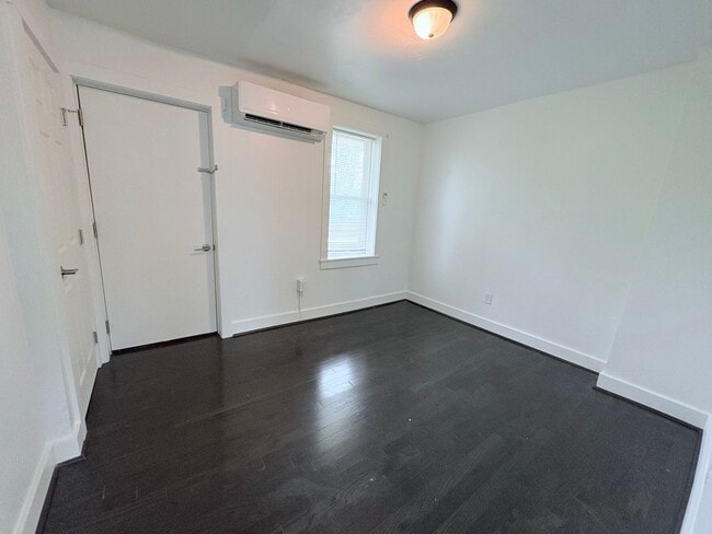Photo - 214 W Hope Ave