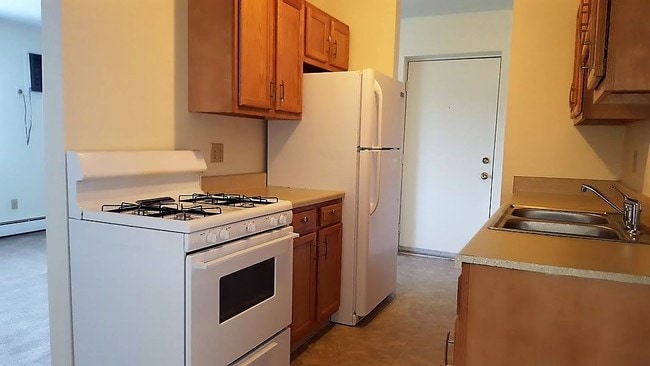 Hilltop Manor Apartments