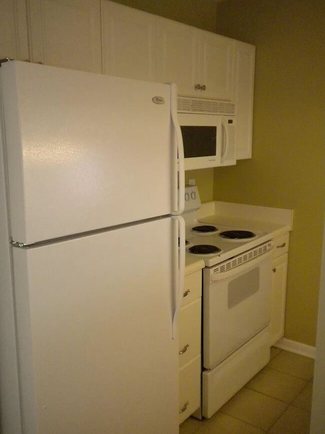 Photo - 4 bedroom Condo within Walking Distance to Lake Johnson and 5 mins to NC State