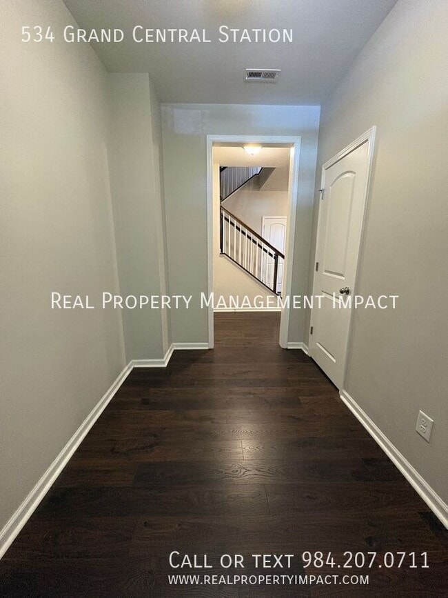 Photo - 534 Grand Central Sta