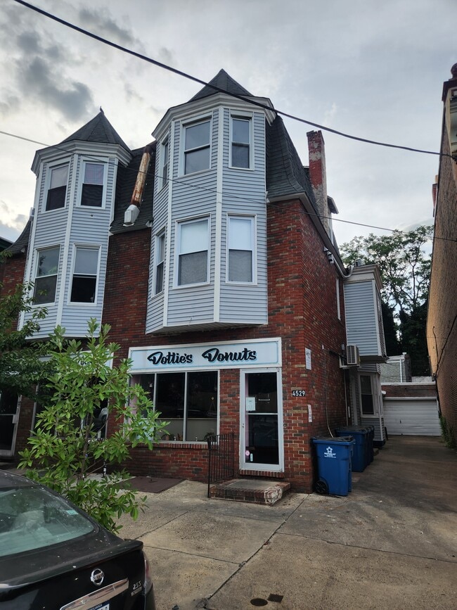 Photo - 4529 Springfield Ave Unit 2F