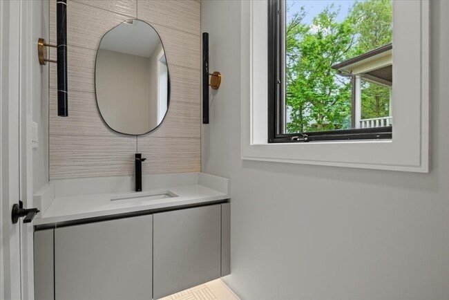 Photo - 117 Thorndike St Unidad 1