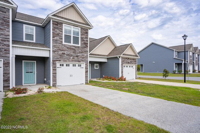 Photo - 202 N Stingray Ln Townhome