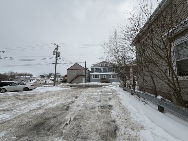 Photo - 188 Mountain Rd Unit Parking Spot