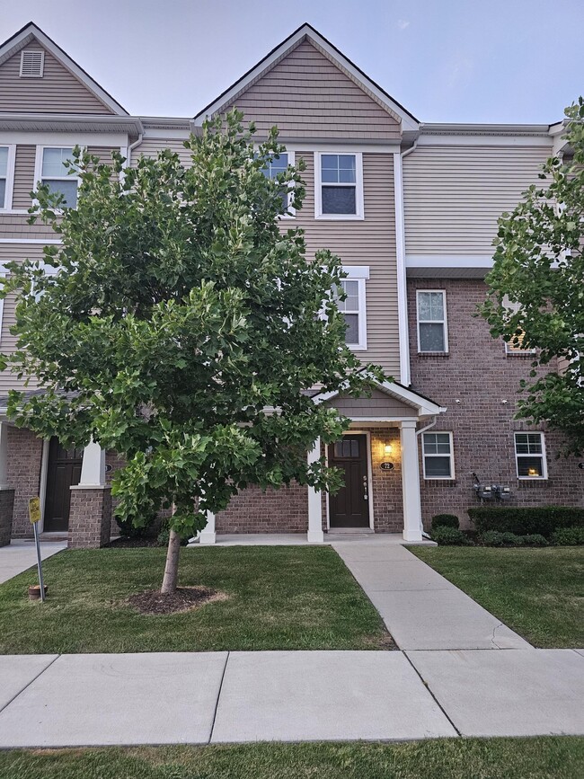 Building Photo - 2500 Normandy Rd Unit 72 Rental
