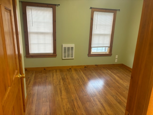 Photo - 355 NY-31 Unit 3