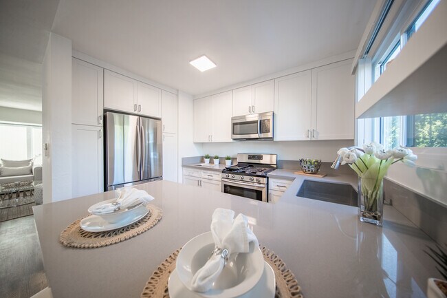 Photo - Yosemite Garden Apartments
