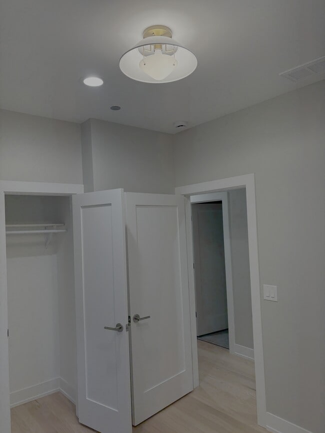 6455 S St Lawrence Ave Unit 3
