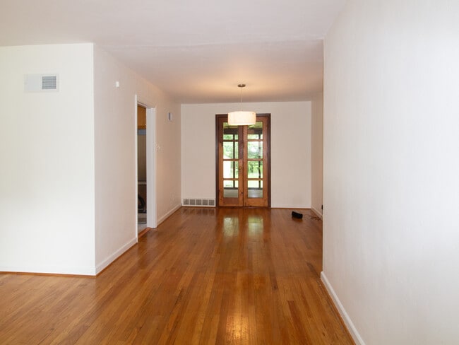 Photo - 340 Calvert Ave