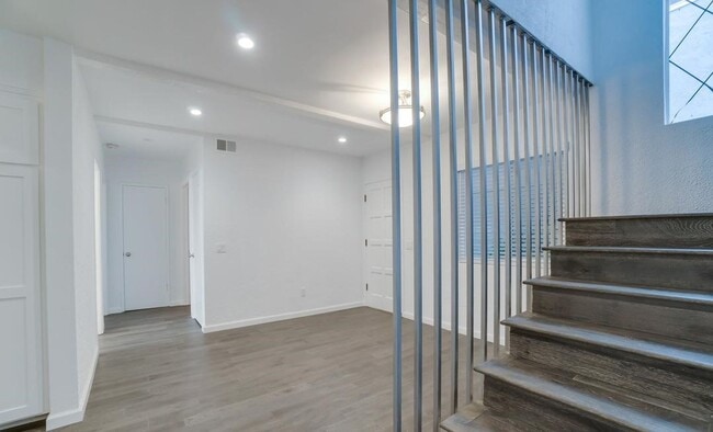 Photo - 16-18 REEF ST. Unit 16