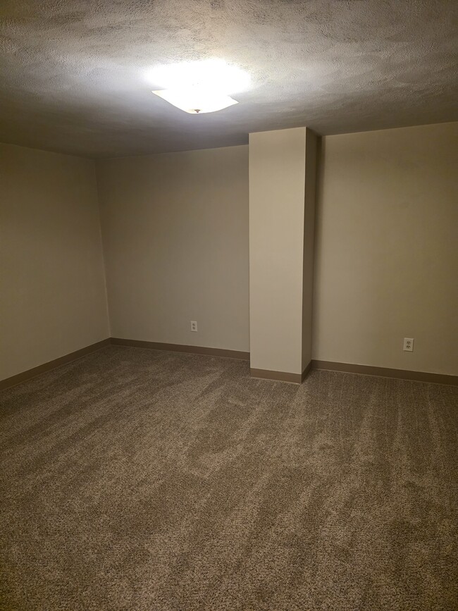 109 St Paul Ln