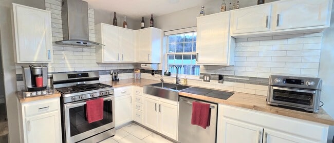 Photo - 5464 Daniel Ray Dr