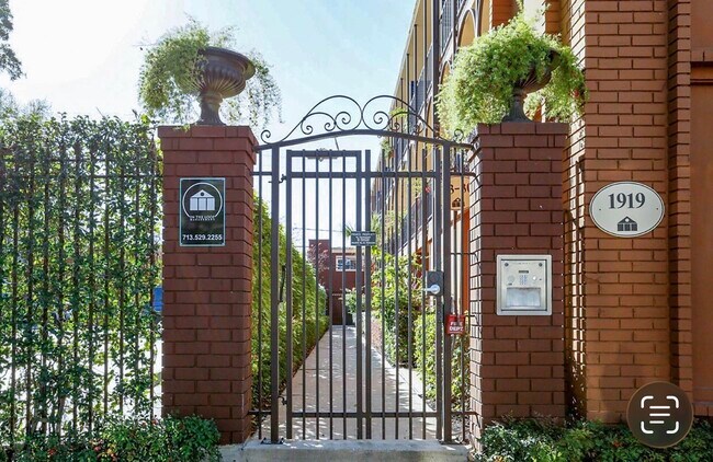 Photo - 1919 Portsmouth St Unit 954