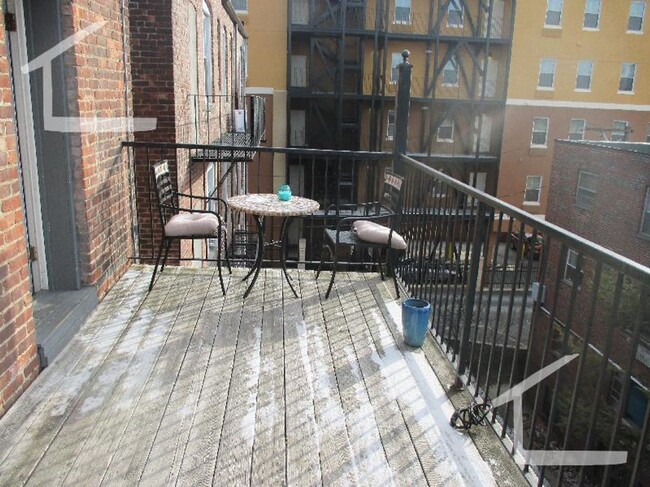 South Huntington 3-Bed - South Huntington 3-Bed Condo