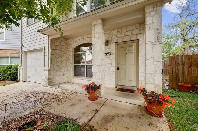 Enterance - 7234 Painter Way