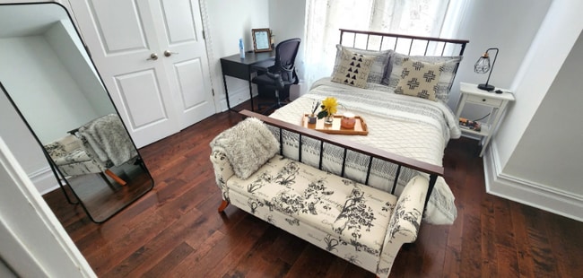 Building Photo - 1530 S Vogdes St