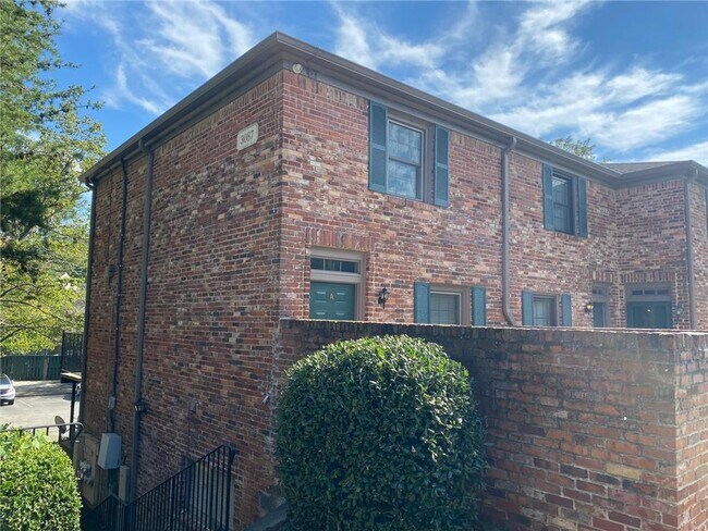 Photo - 3087 Colonial Way Unit A