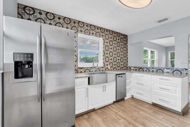 Photo - 1101 28th St N