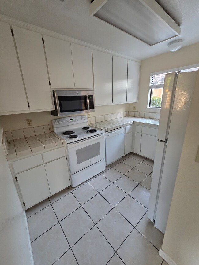 Photo - Available Now!! Delightful 2 bedroom, 2.5 bath condo!!