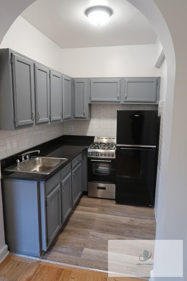 Photo - 426 W Briar Pl Condo Unit D3