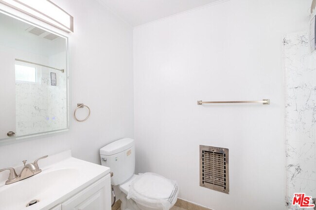 Photo - 5541 Newcastle Ave Unit 18