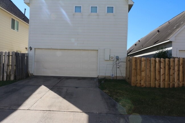 Building Photo - 7555 Autumn Sun Dr