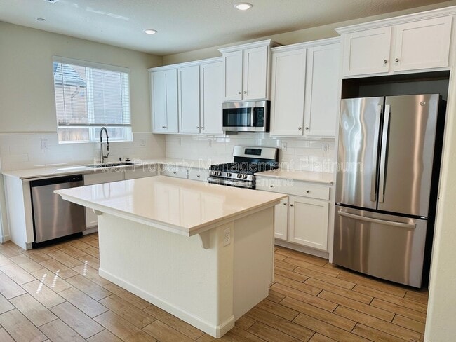 Building Photo - 6407 E Riesling Dr