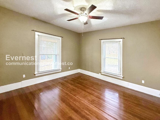 Photo - 5005 6th Ave S